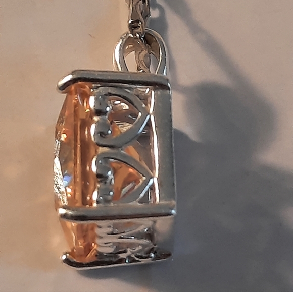 Elegant925 Sterling Silver Necklace with Square Amber Pendant - Picture 6 of 10